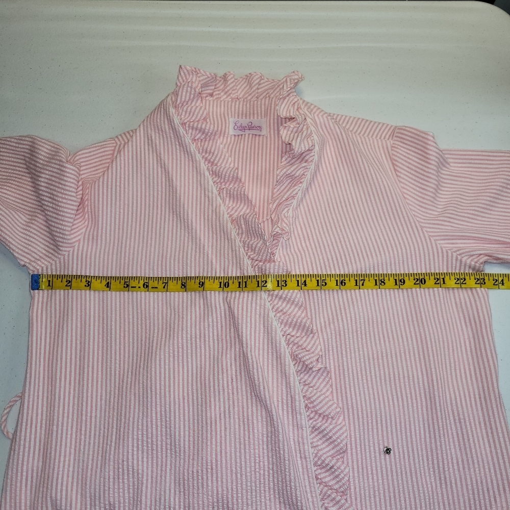Pink Ruffled Women's Robe Vintage - Picture 12 of 12
